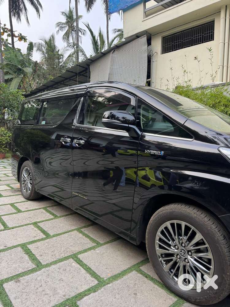 Toyota Vellfire Vip – Executive Lounge, 2022, Petrol