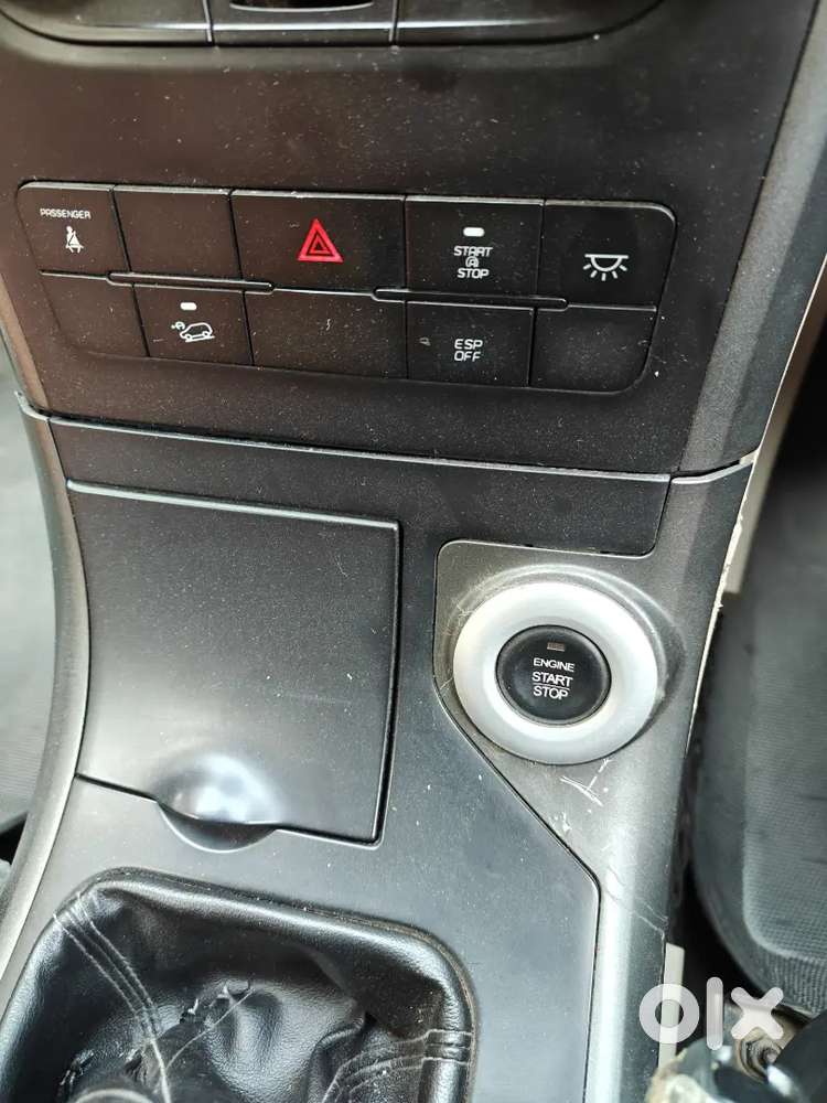 Xuv 500 W10 With Sunroof Fully Loaded