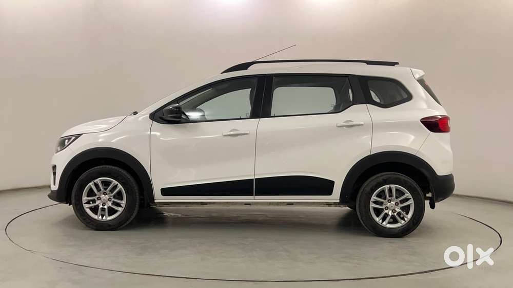 Renault Triber Rxt, 2022, Petrol
