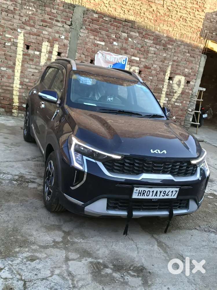 Brand New Car Hai Polotyene Bhi Nhi Utri Abhi
