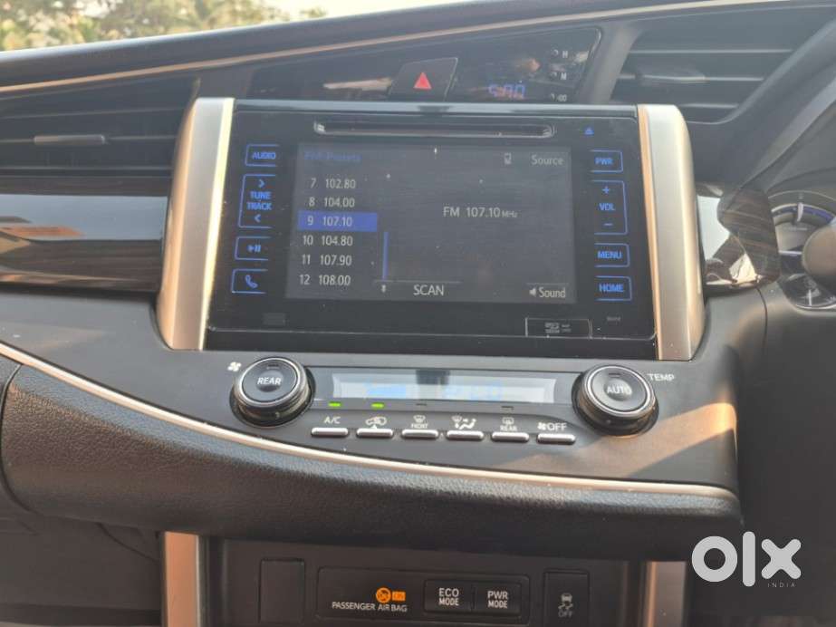 Toyota Innova Crysta 2.8z Automatic, 2016, Diesel