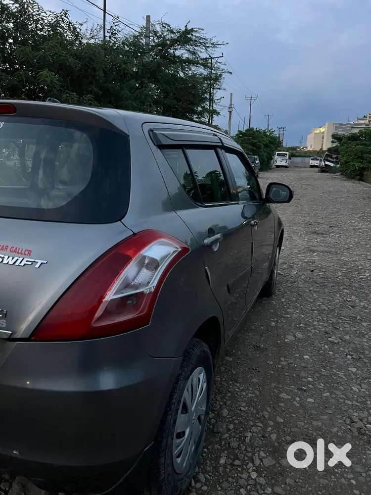 Maruti Suzuki Swift 2016 Petrol 90000 Km Driven
