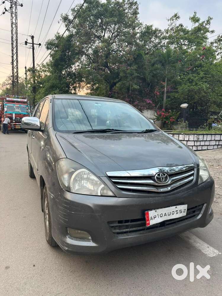 Toyota Innova 2011 Diesel Well Maintained