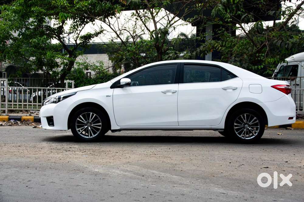 Toyota Corolla Altis 2010-2013 Gl, 2014, Petrol