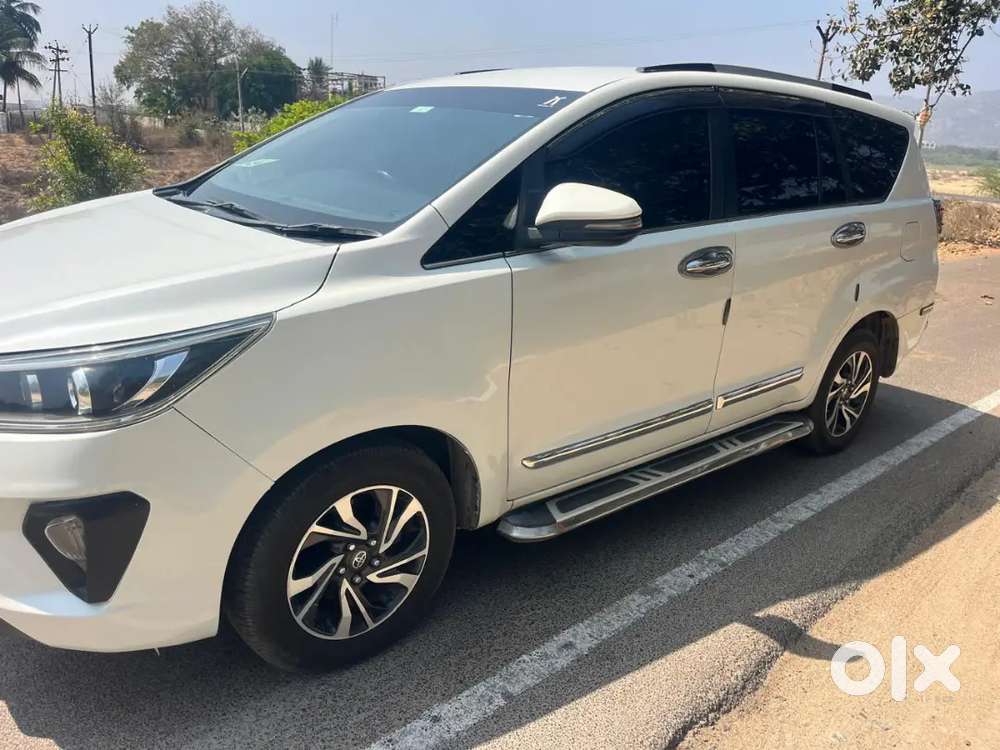 Innova Crysta 2.4 V 2021 Model