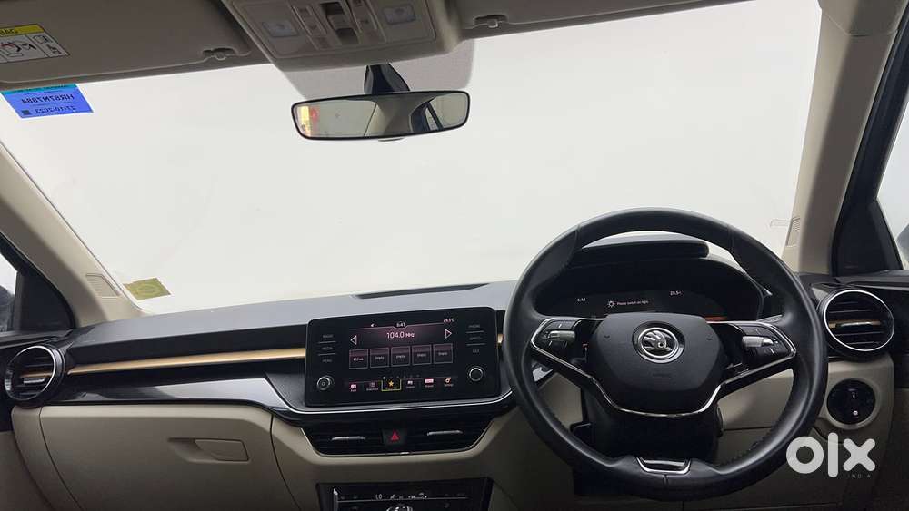 Skoda Slavia Style 1.0l Tsi At, 2023, Petrol