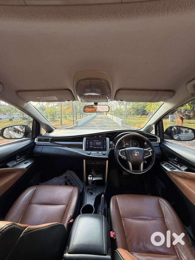 Innova Crysta Automatic 2.8 Z 2016
