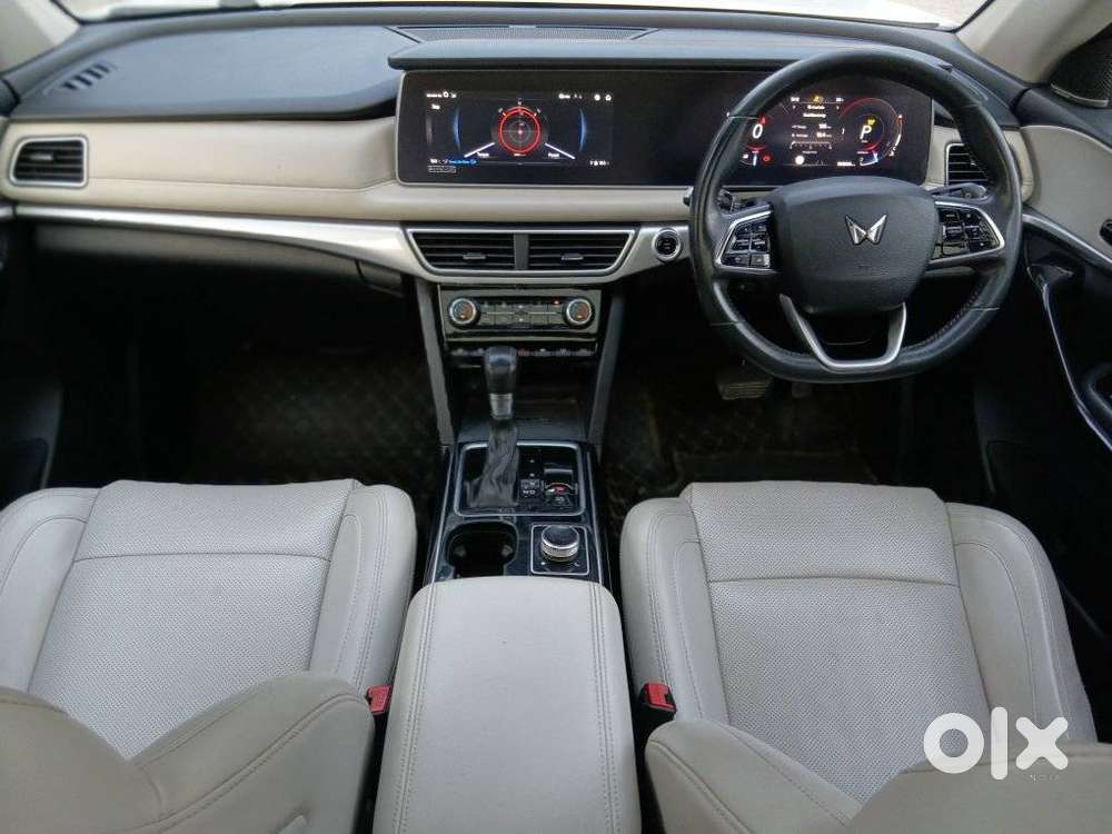 Mahindra Xuv700 2.2 Ax 7 Diesel At Str, 2022, Diesel