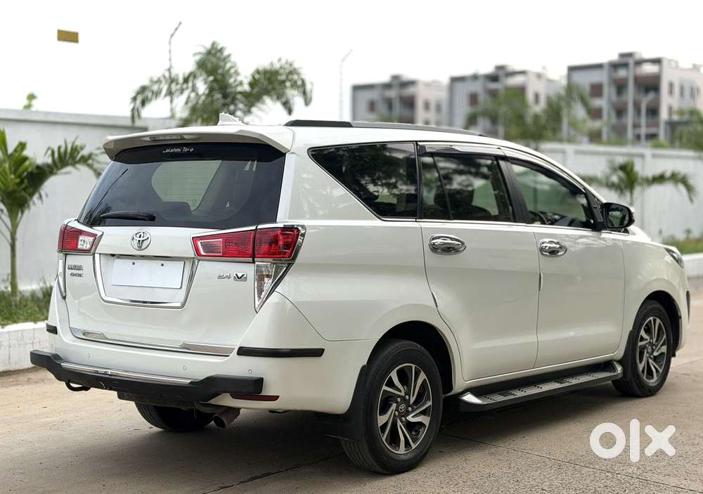 Toyota Innova Crysta [2020-ongoing] 2.4 Vx 8 Str, 2021, Diesel