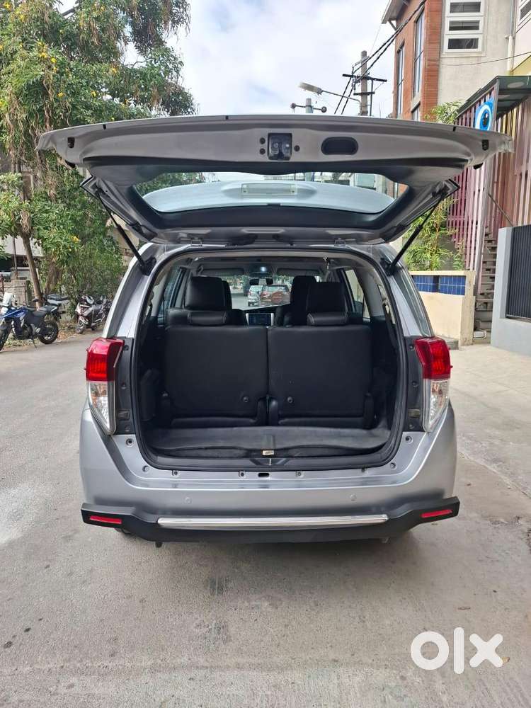 Toyota Innova Crysta 2.4 V 7 Str, 2016, Diesel