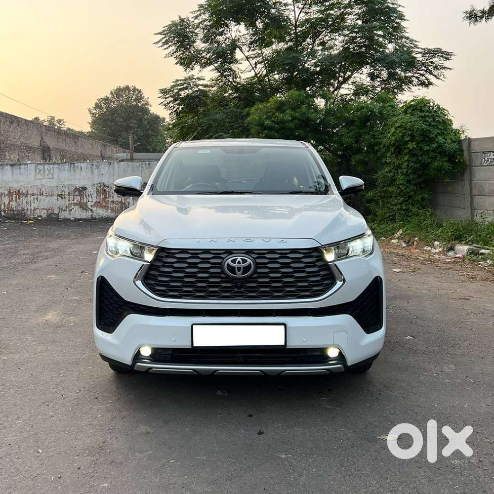 Toyota Innova Hycross 2.0 Vx Hybrid 7 Str, 2023, Petrol
