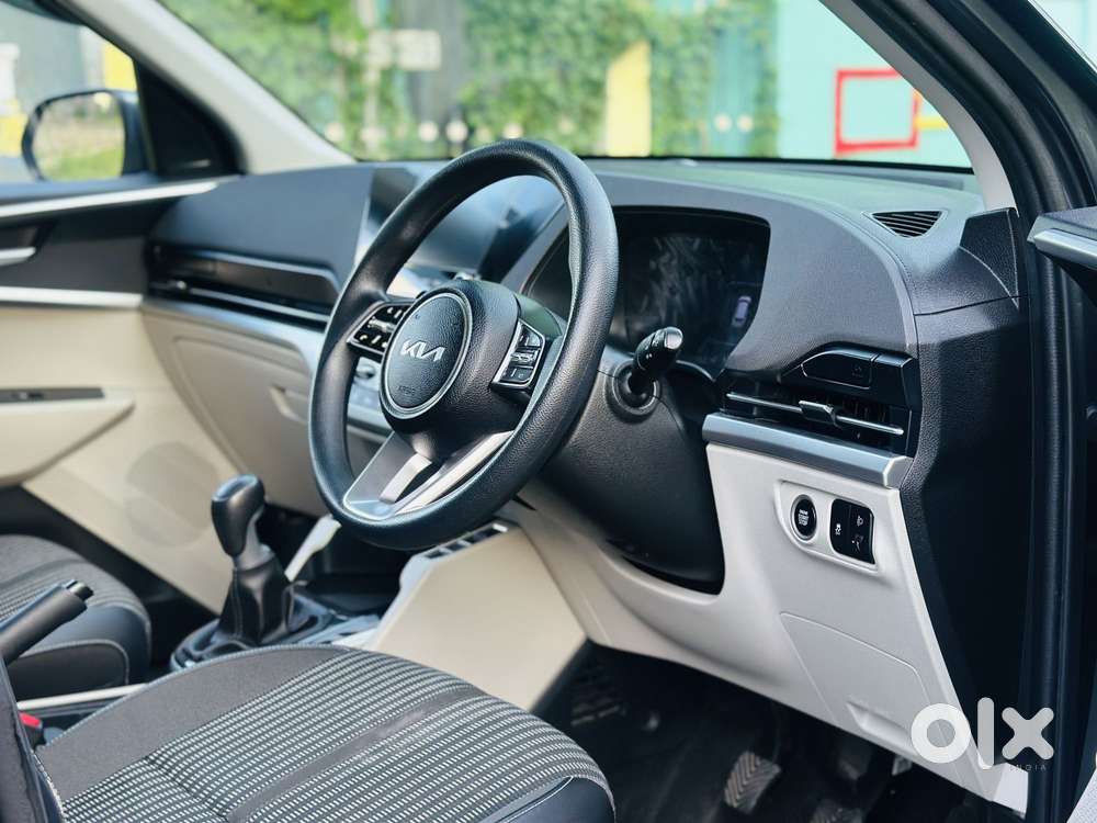 Kia Carens 1.4 Prestige Plus Turbo 7 Str, 2023, Petrol