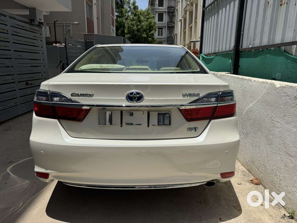 Toyota Camry 2.5 Hybrid, 2016, Cng & Hybrids