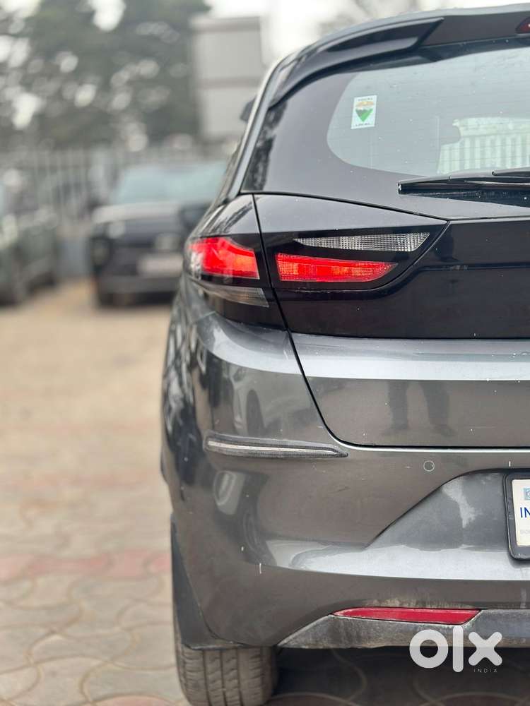 Tata Altroz 1.2 Xz (o), 2022, Petrol