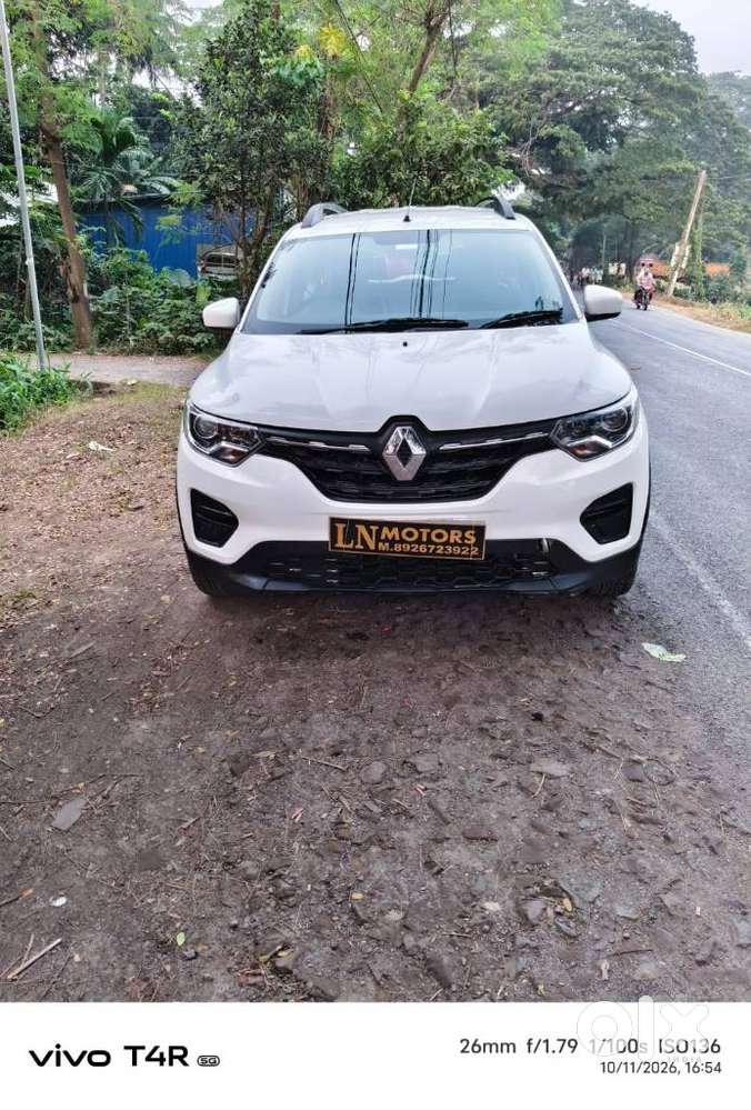 Renault Triber Rxt, 2021, Petrol