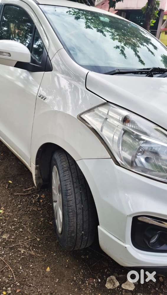 Maruti Suzuki Ertiga 2018 One Hand Use