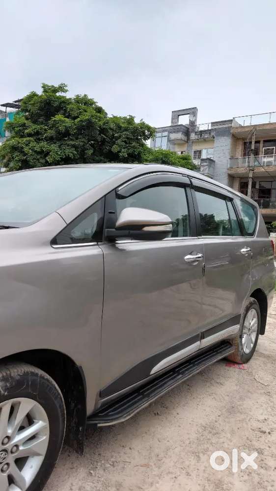Toyota Innova Crysta 2016