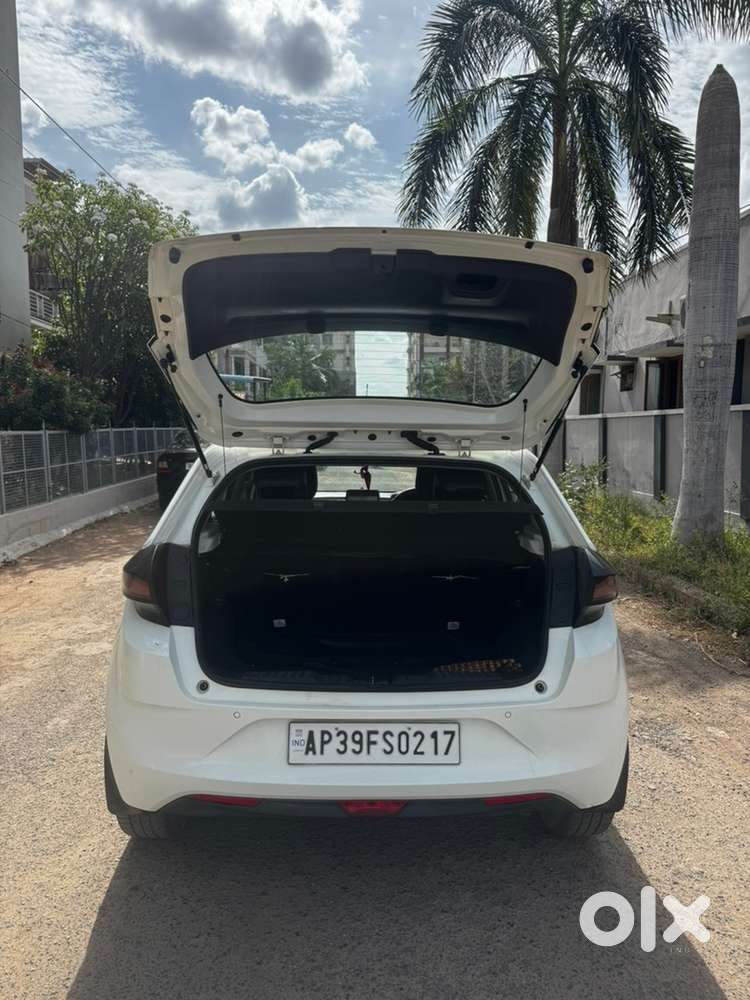 Tata Altroz Petrol 2020
