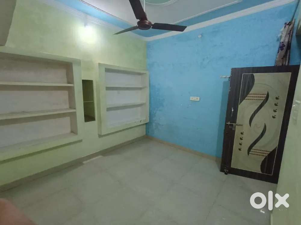 2BHK ROOM AVAILABLE FOR RENT NEAR CHAUHAN PYAU THATIPUR