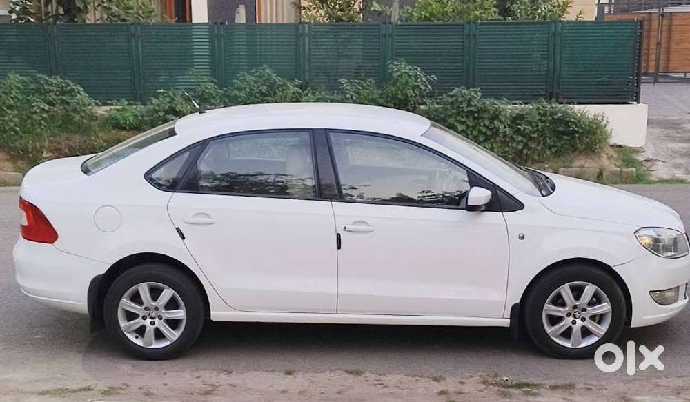 Skoda Rapid 1.6 Mpi Ambition, 2014, Petrol