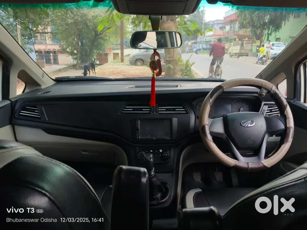 Mahindra Marazo M2