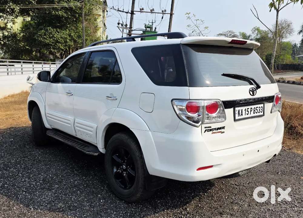 Toyota Fortuner 2011 Diesel 126000 Km Driven