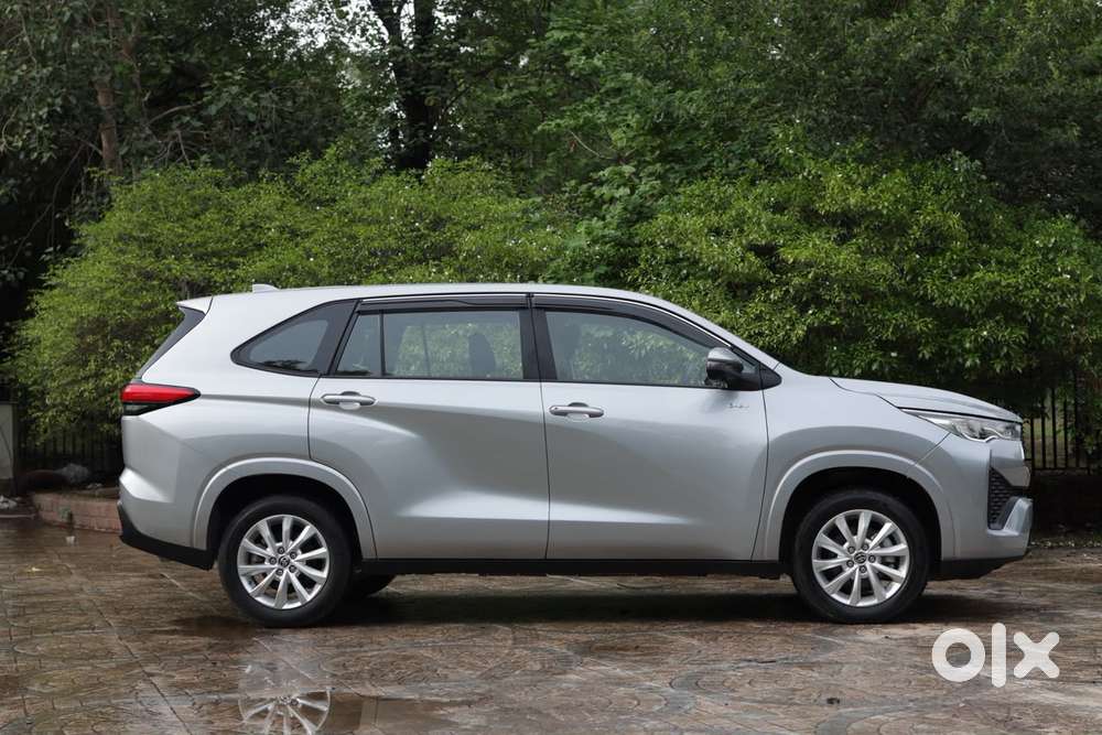 Toyota Innova Hycross 2.0 Vx (o) Hybrid 7 Str, 2026, Petrol