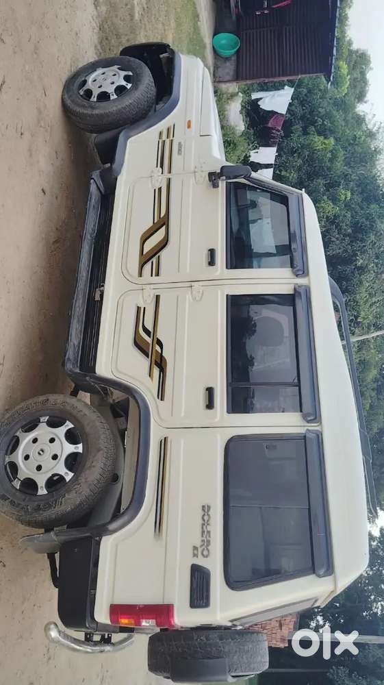 Mahindra Bolero 2018 Diesel White