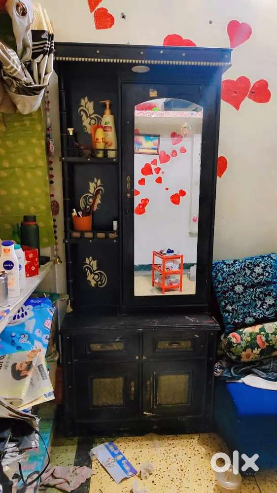 New condition dressing table singar daani