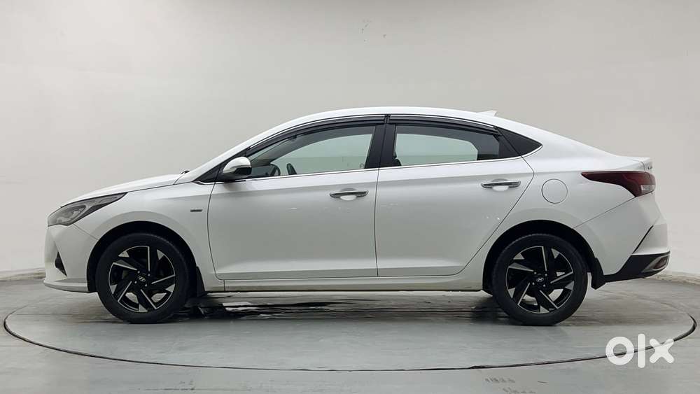 Hyundai Verna 1.5 Sx (o) Vtvt Ivt, 2022, Petrol