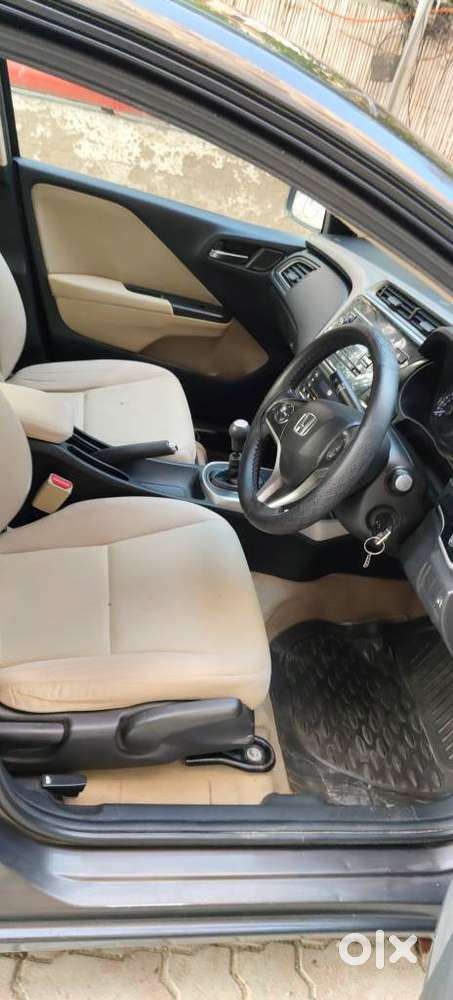 Honda City 1.5 V 4th Gen I-vtec Mt, 2017, Petrol