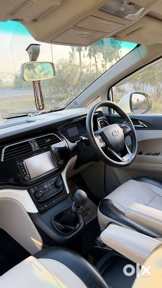 Mahindra Marazzo M6, 2018, Diesel