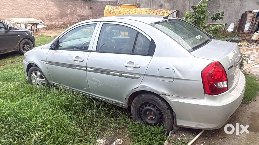 Hyundai Verna 2011