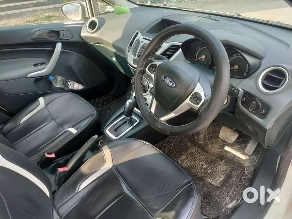 Ford Fiesta 1.5 Trend Petrol At, 2012, Petrol
