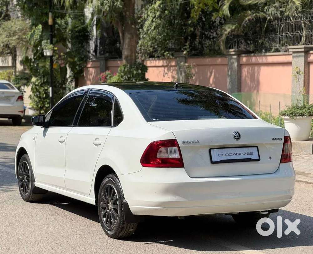 Skoda Rapid 1.6 Mpi At Ambition Plus, 2015, Petrol