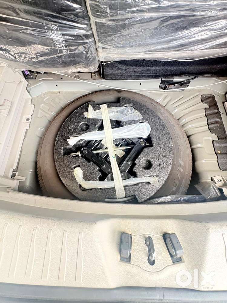 Mahindra Petrol Manual 2022 Car