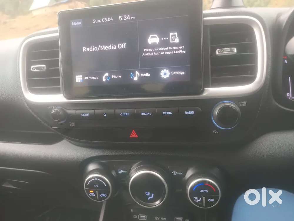 Hyundai Venue S +  2022 Petrol 52000 Km Driven