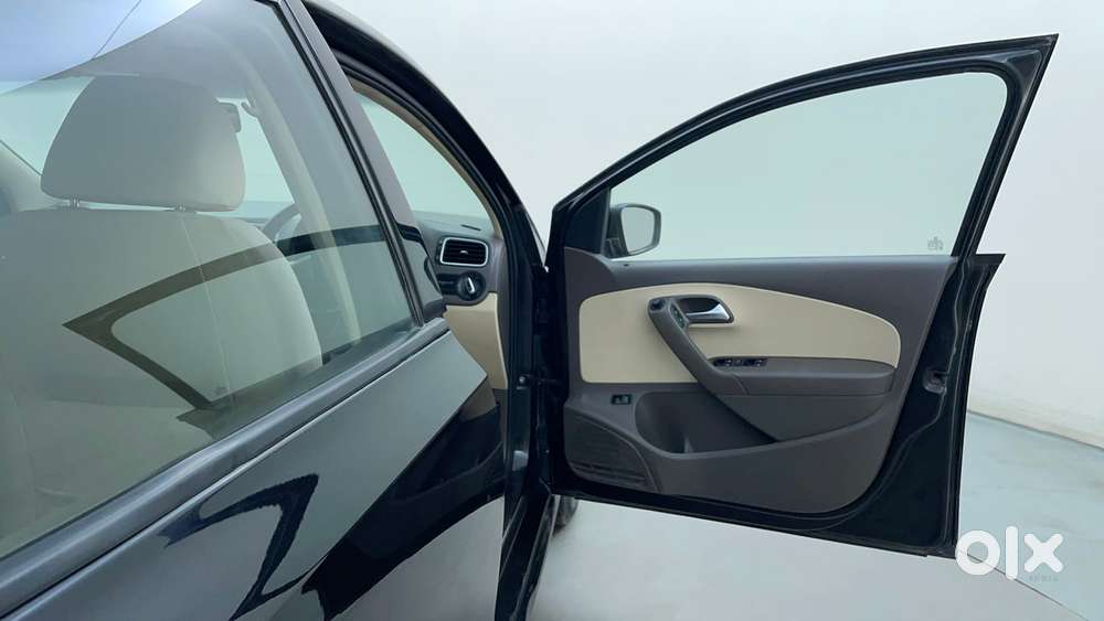 Volkswagen Vento Petrol Highline, 2015, Petrol