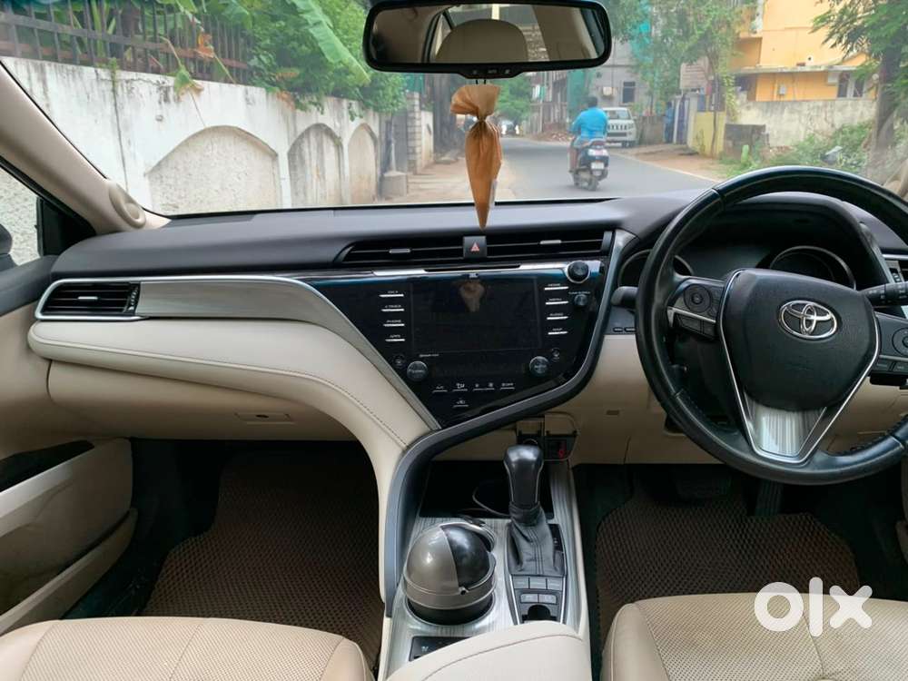 Toyota Camry Hybrid 2021