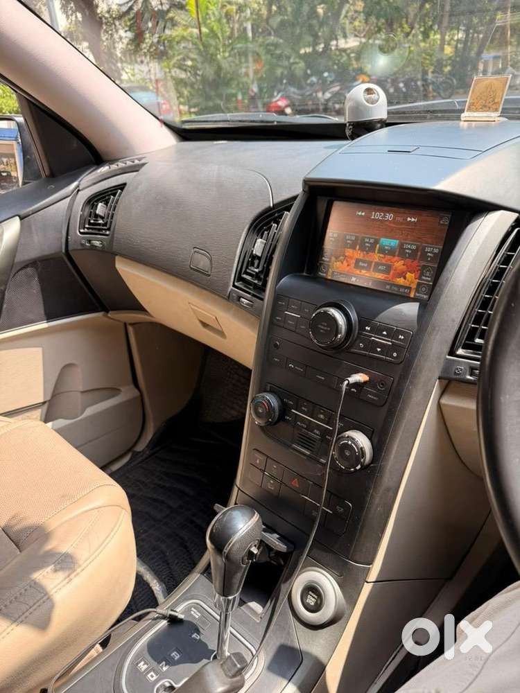 2018 Mahindra Xuv 500 W10 At Awd  Pearl White  68,200 Km  Mumbai