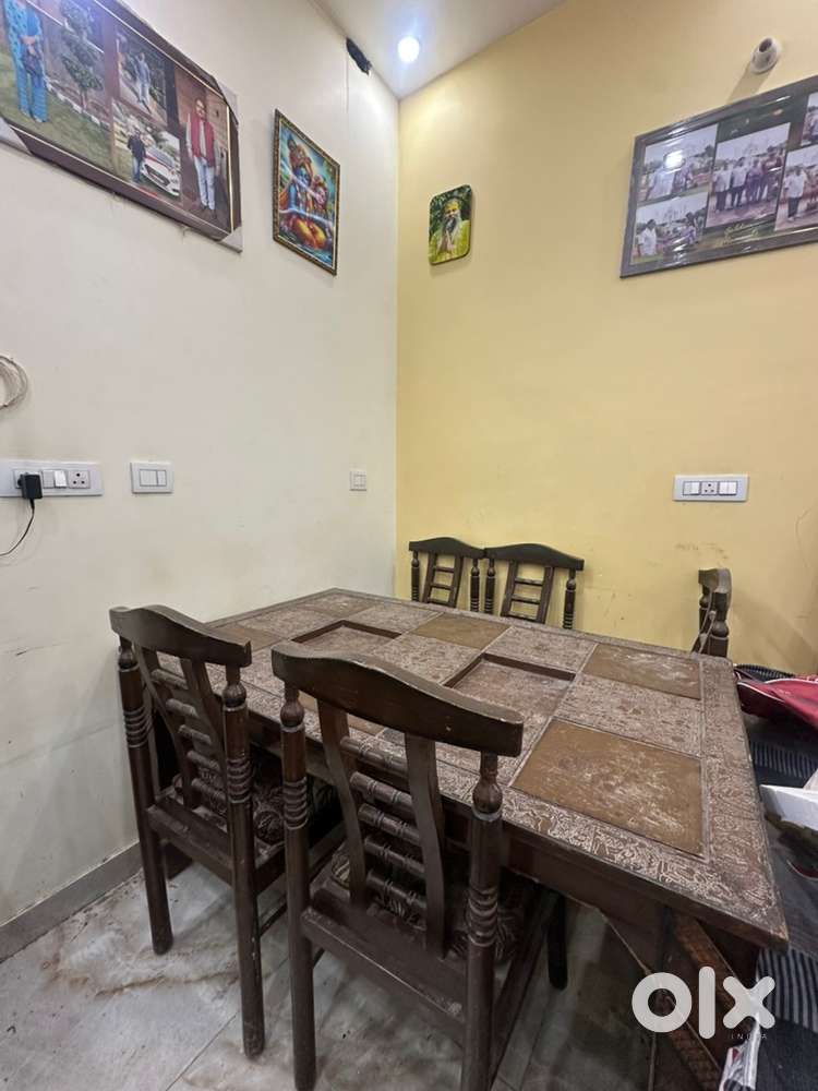 Used Dining table for sale