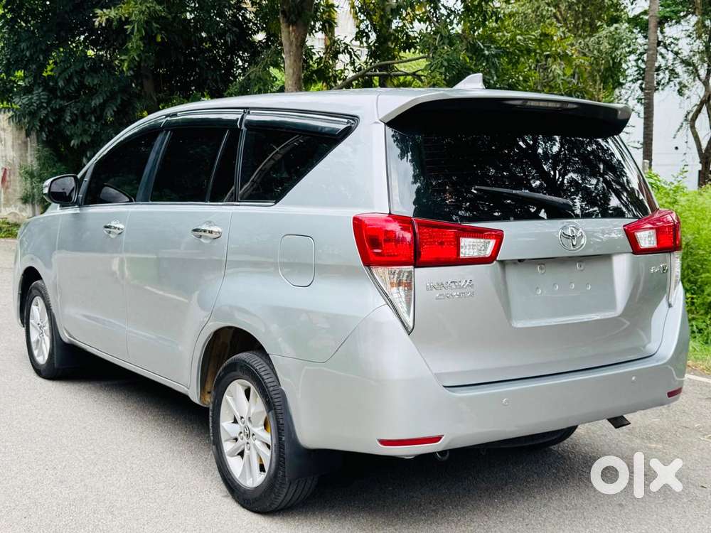 Toyota Innova Crysta 2.4 V 7 Str, 2016, Diesel