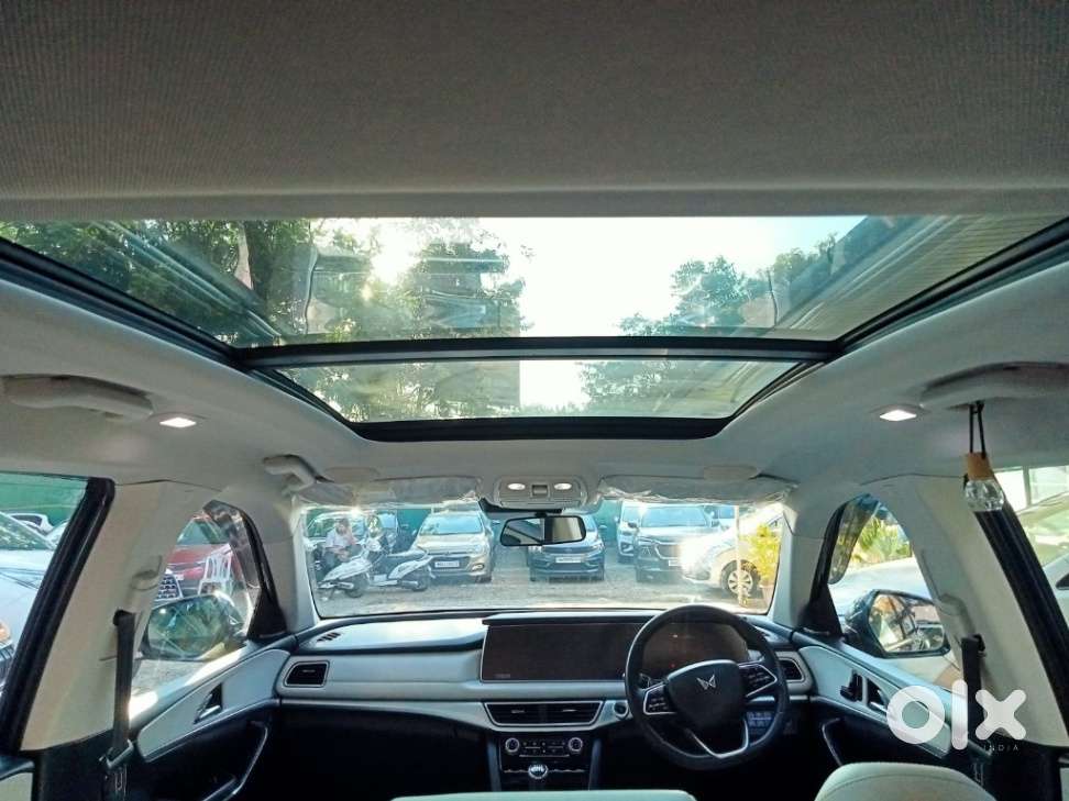 Mahindra Xuv700 2.2 Ax 7 Diesel Mt Luxury Pack Str, 2022, Diesel