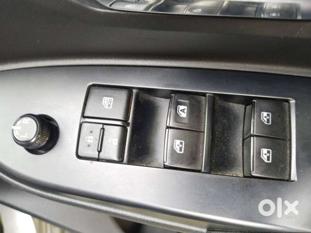 Toyota Innova Crysta 2.8 Gx At, 2017, Diesel