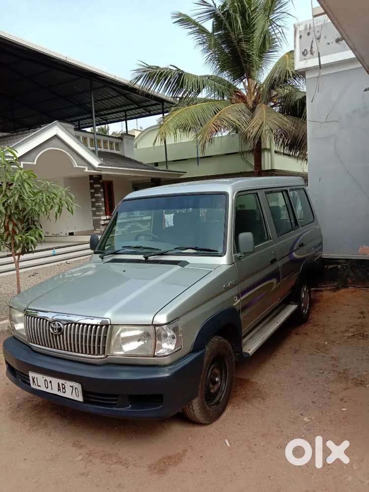 Toyota Qualis 2003 Diesel 225000 Km Driven
