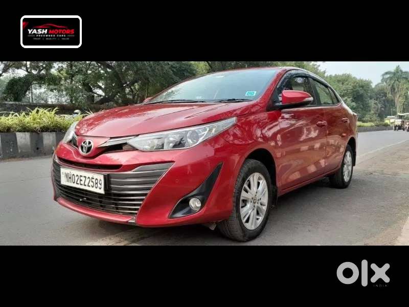 Toyota Yaris V Cvt, 2018, Petrol