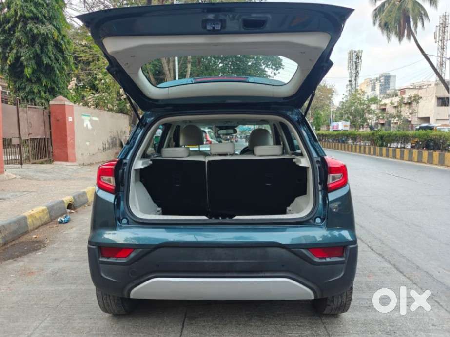 Mahindra Xuv300 1.2 W8 (o) Amt Petrol, 2022, Petrol