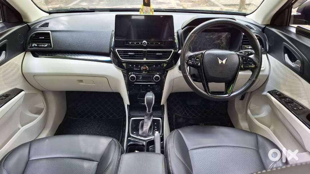 Mahindra Xuv 3xo Ax5 Pm At, 2024, Petrol