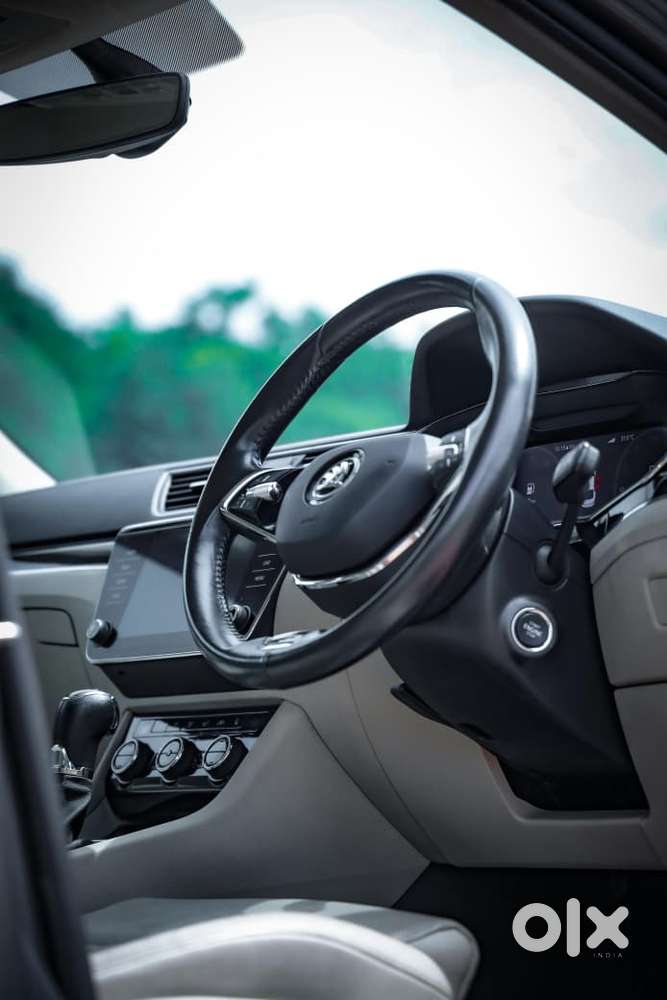 Skoda Superb L&k 2.0 Tdi At, 2023, Petrol