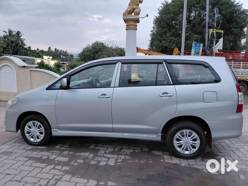 Toyota Innova 2.5 G (diesel) 8 Seater Bs Iv, 2016, Diesel